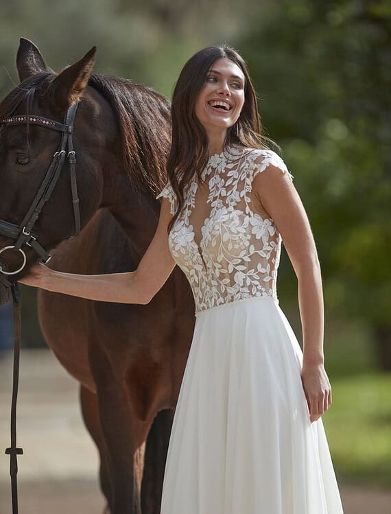 Trouwjurk 25019 van Amelie kopen bij Honeymoonshop 1