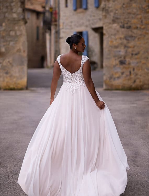 Trouwjurk 27313 Très Chic achterkant