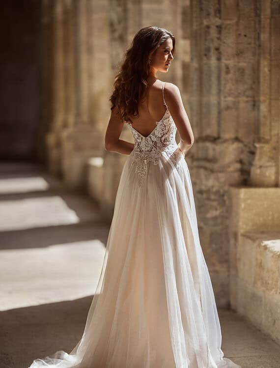 Trouwjurk 27614 Très Chic achterkant