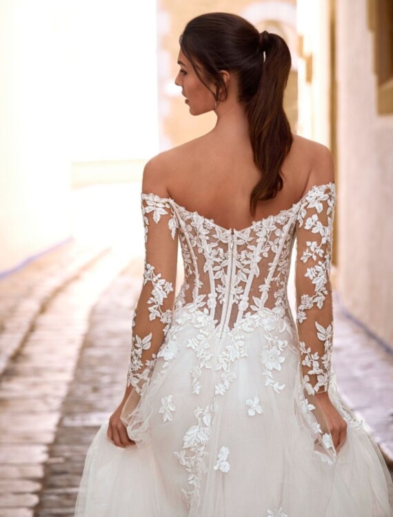 Trouwjurk Fiselle van Love by Enzoani kopen bij Honeymoonshop 4