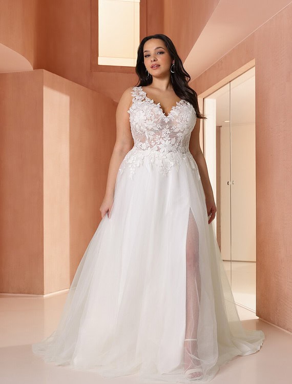 Trouwjurk Bjork van Azuree kopen bij Honeymoonshop 4