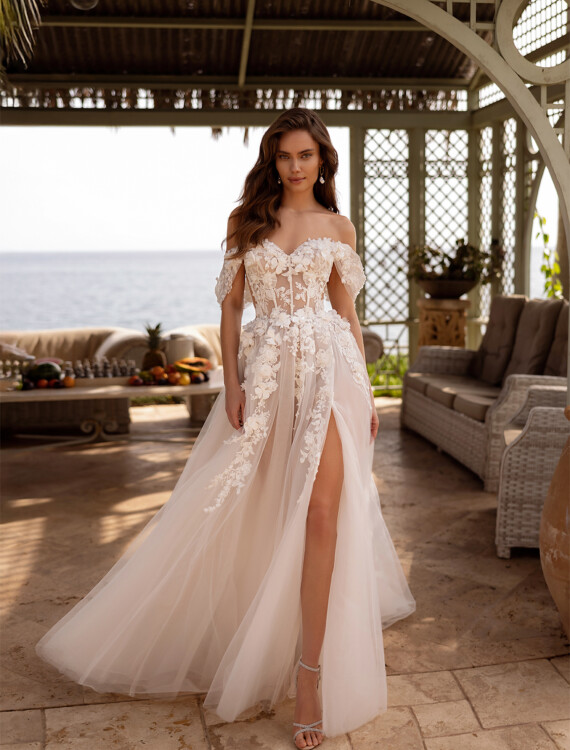 Trouwjurk Dravena van Milan kopen bij Honeymoonshop 2