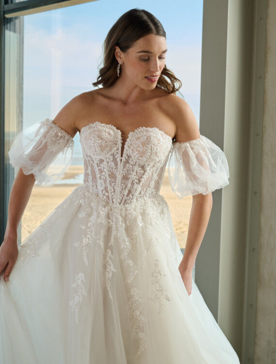 Trouwjurk Fame van Azuree kopen bij Honeymoonshop 2