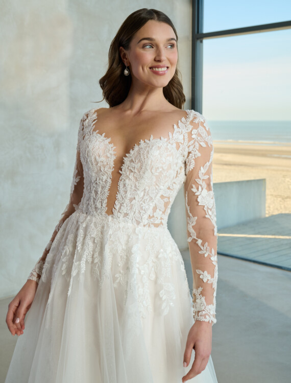 Trouwjurk Feather van Azuree kopen bij Honeymoonshop 2