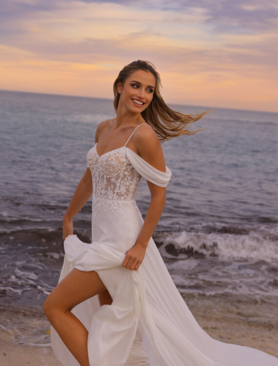 Trouwjurk Fortuna van Azuree kopen bij Honeymoonshop 2