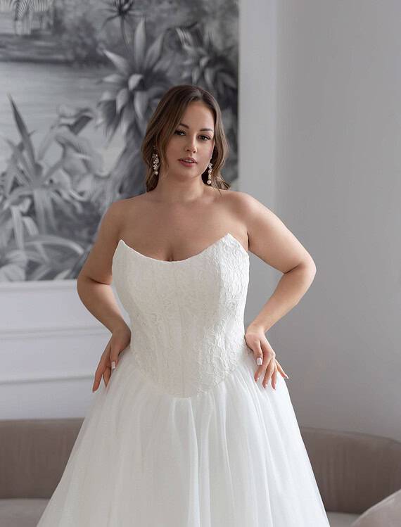 Honeymoonshop, winkel, trouwjurken, trouwpakken - Elegante trouwjurk voor bruid.