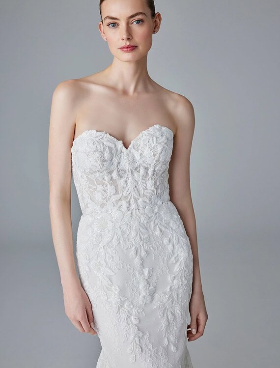 Honeymoonshop, winkel met trouwjurken en trouwpakken.