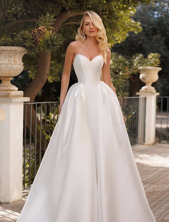 Honeymoonshop trouwjurk, winkel, trouwjurken, trouwpakken.
