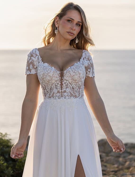 Huwelijksjurk, trouwjurk, trouwpakken, Honeymoonshop, winkel, trouwjurken.