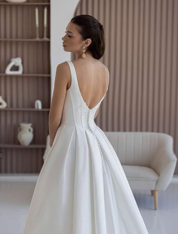 Honeymoonshop trouwjurk, winkel, trouwjurken, trouwpakken.