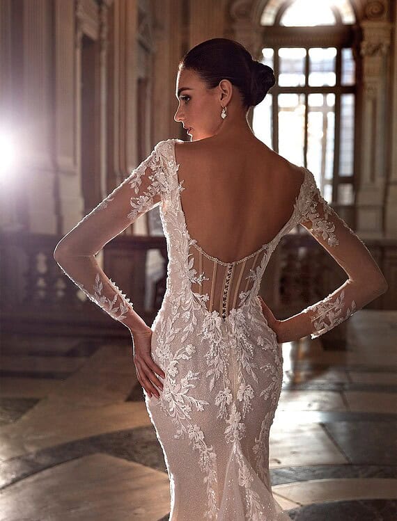 Trouwjurk Airian kopen in de sale bij honeymoonshop 3