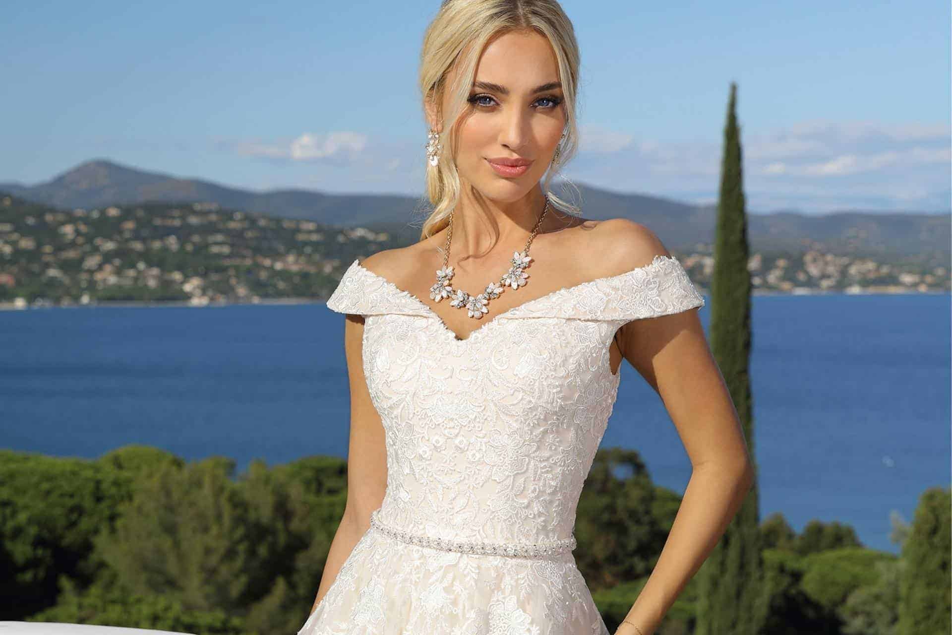 Mooie vrouw Stamboom rand 3x De mooiste stijlen van vintage trouwjurken | Honeymoon shop Blog